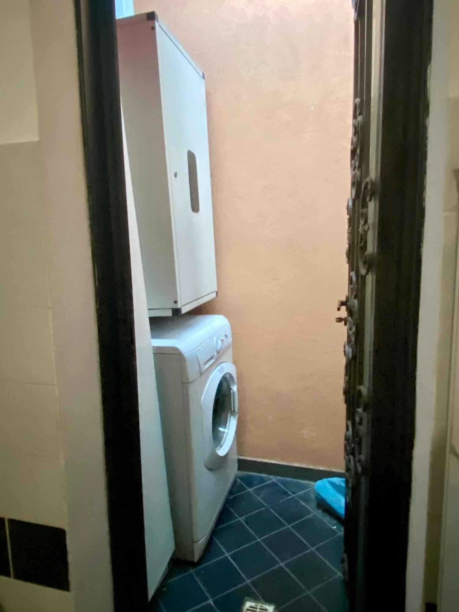 Giraffa A Apartamento Roma
